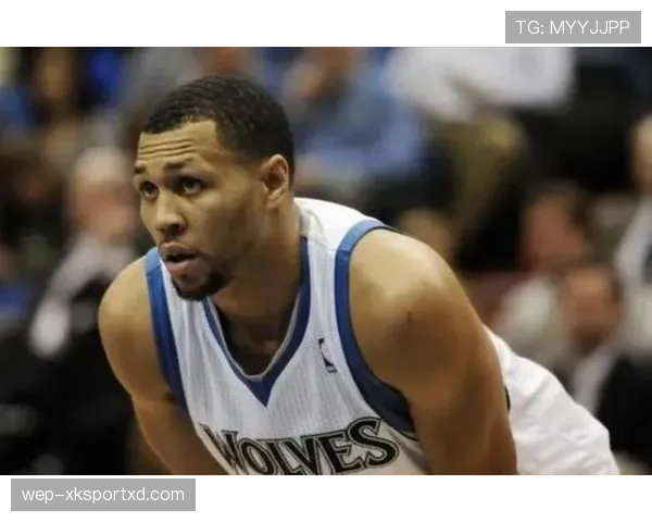 布兰登·罗伊无球跑动改变球队进攻结构提升得分效率